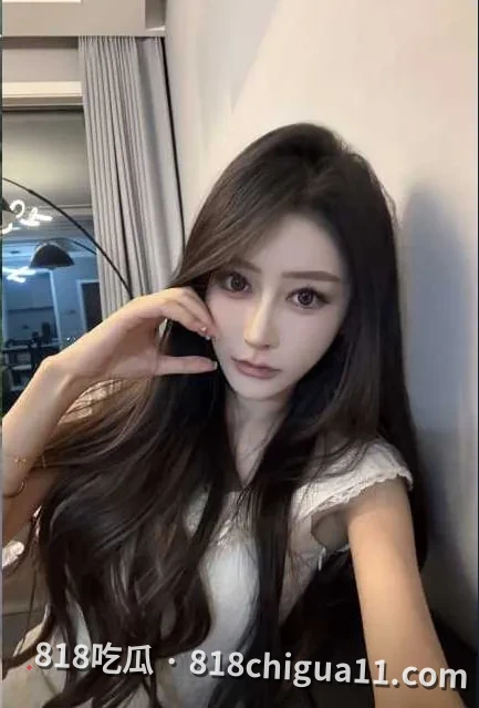 推特博主卡夫卡的熊自慰最新佳作来袭!黑丝女王主动撕开洞口展示骚逼,拿着白色阳具近距离对镜抽插,透明黏液甚至挂满在阴唇边缘。