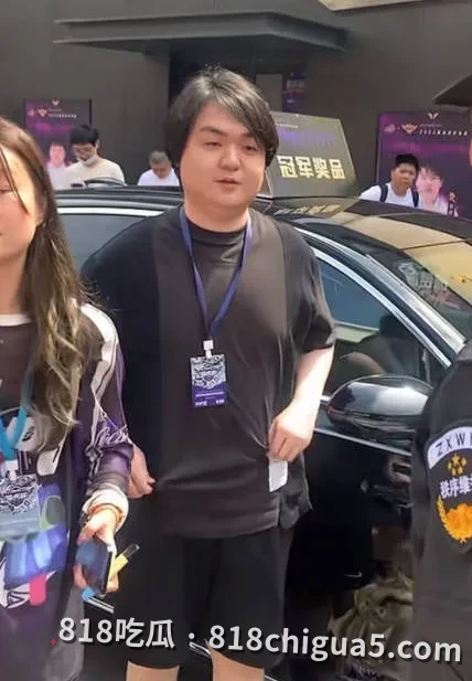 抖音2000万粉陈伯澳门狂输800万,上三楼私密按摩场所嫖娼黑料曝光!极品身材纹身御姐上位坐骑扭腰榨汁,技术娴熟堪比女优!