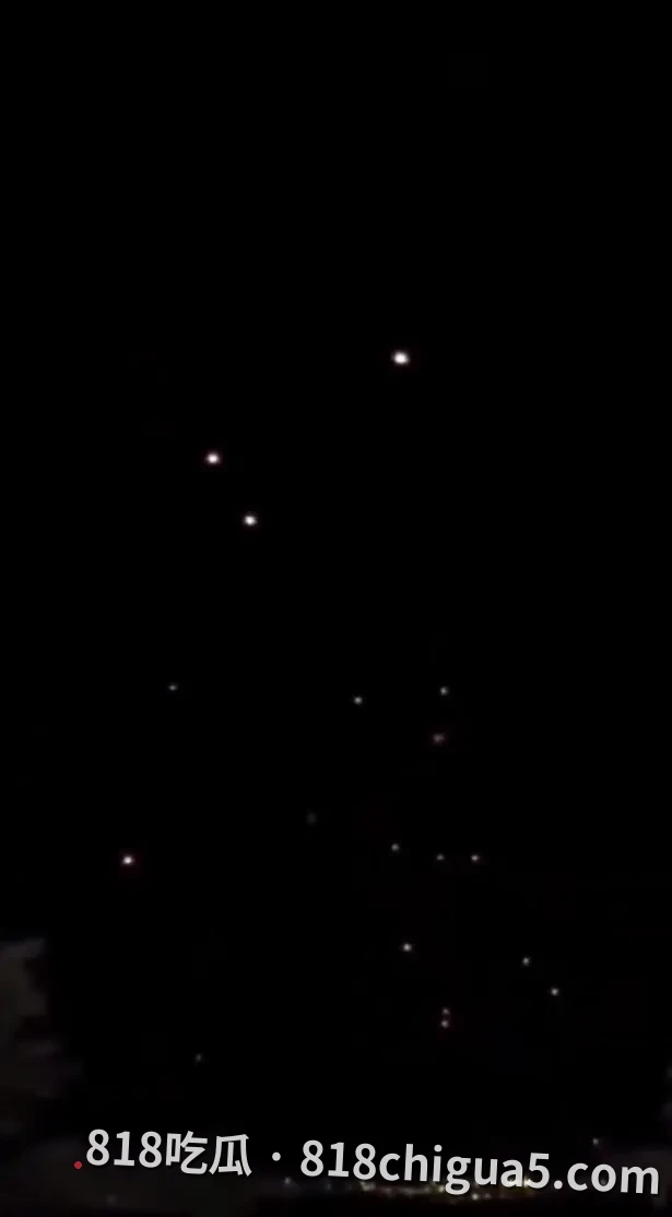 夜空亮如白昼！伊朗大举围剿驻约旦美军基地，防空系统火力全开迎饱和打击