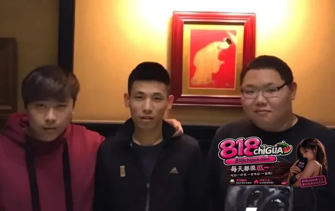 抖音高颜值网红巴旦木公主高调晒出结婚证千万网友炸了丈夫竟是LOL传奇卢本伟55开与前任UU妹10年感情彻底翻篇!