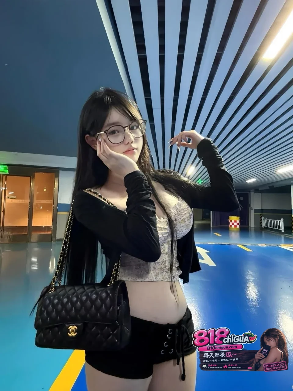 抖音140万粉网红高颜值美女野心坏蛋金主重金定制跳骚舞洗澡自拍擦边诱惑满满!