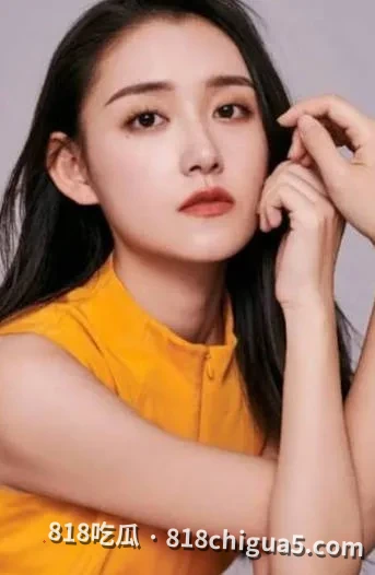 刘大锤在爆猛料!郭麒麟深夜约见女星蒋依依,街头热吻拥抱一同回家,疑似不雅视频流出震惊全网!