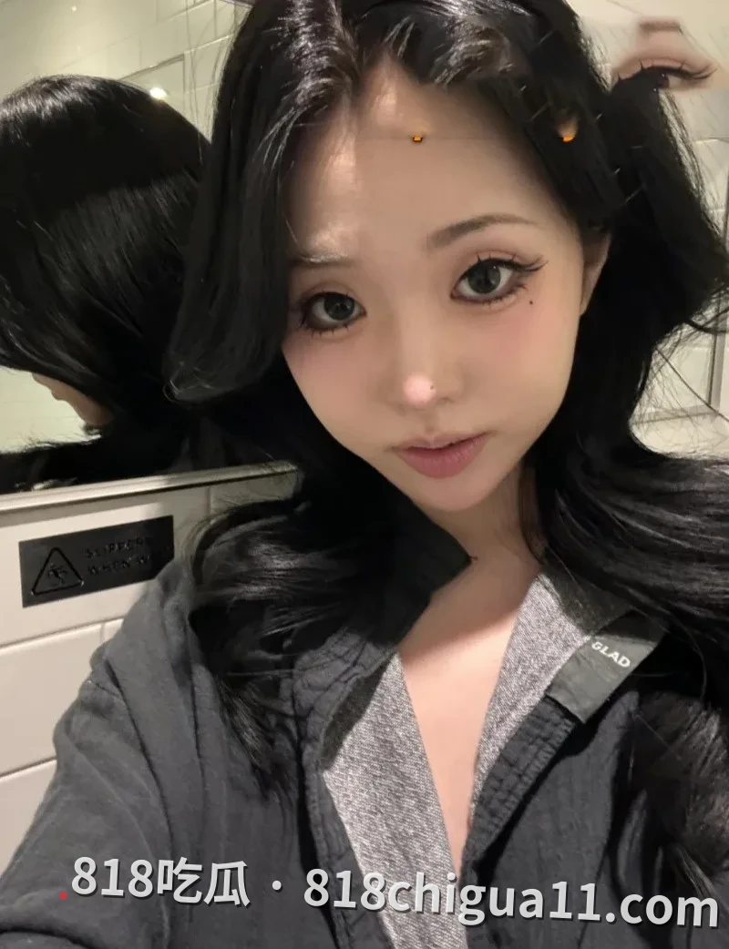 极品神颜巨乳潘珍香自慰视频曝光!主动露出丰满大奶子挑逗,拿着男性充气娃娃女上位调教小穴,内心饥渴难耐想大鸡巴满足她。