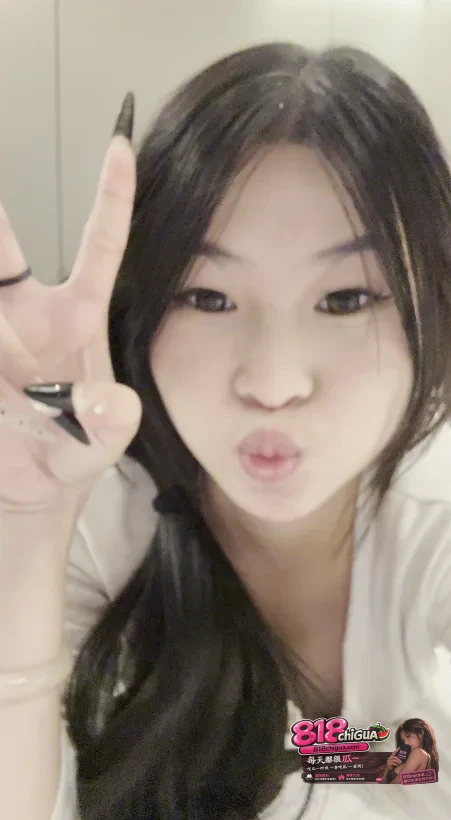 苹果云端泄密上海嫩妹郭荣露脸口交做爱视频前戏细致舌技超群!