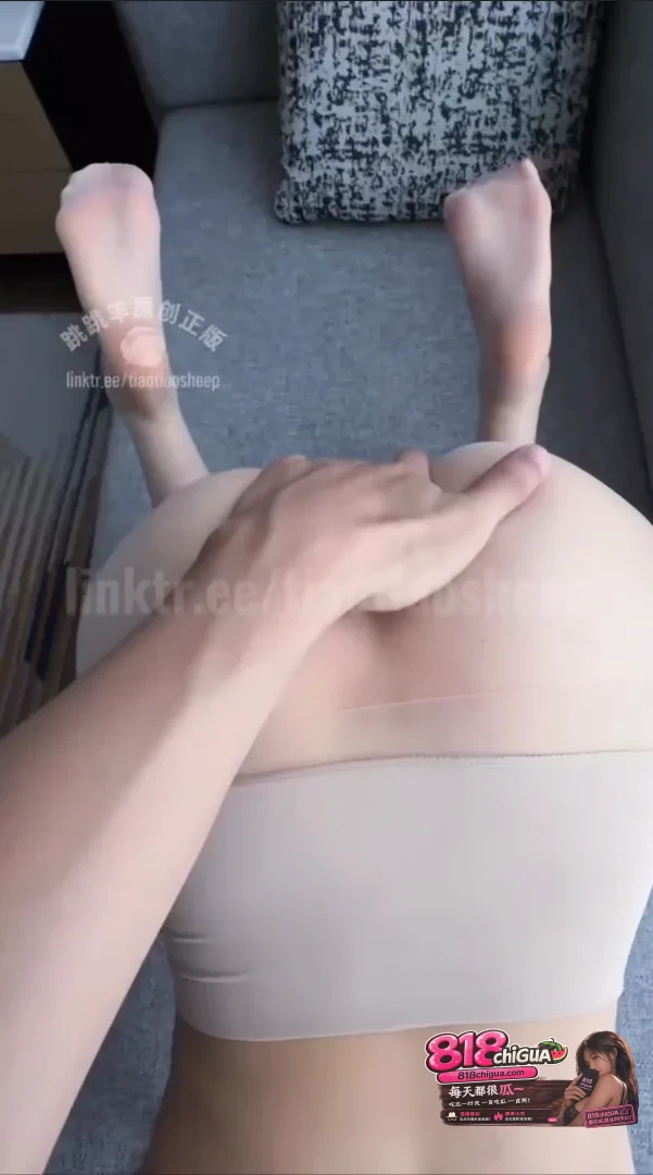 推特白虎御姐跳跳羊福利新作肉丝骚脚足交诱惑主动抬腿求操被无套狂插
