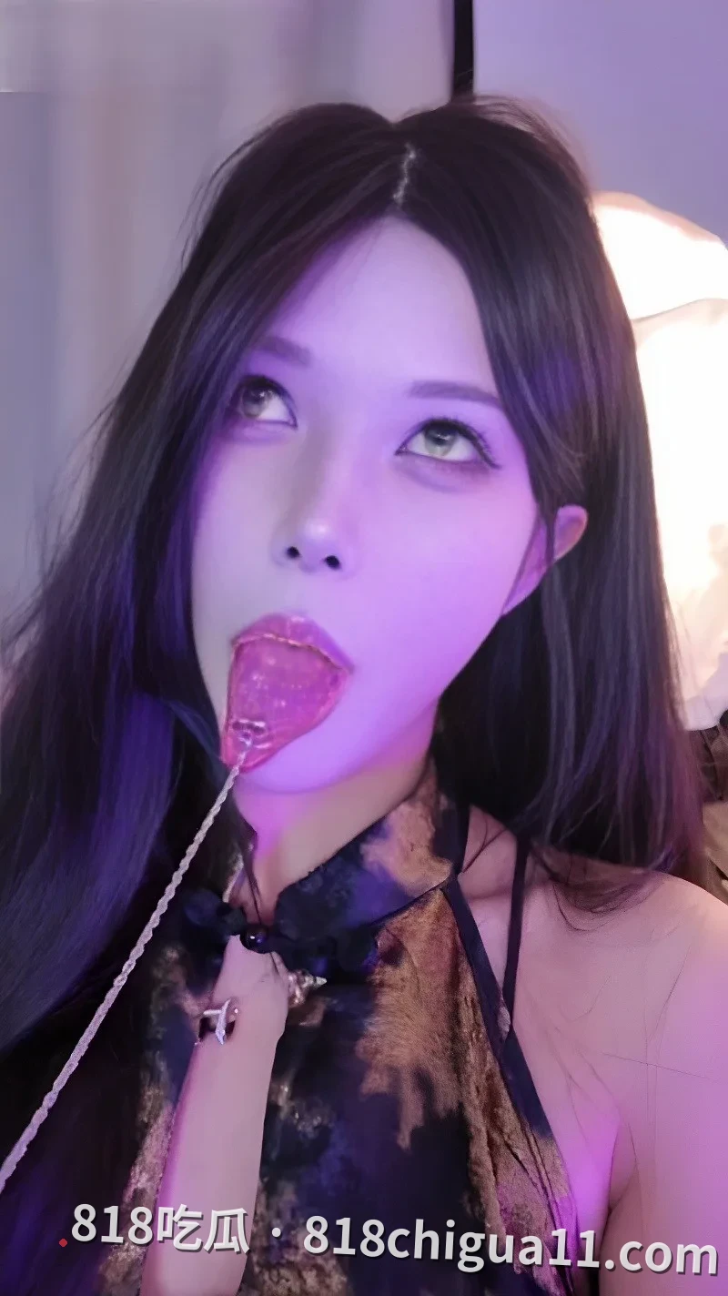 抖音反差御姐UU老师最新定制福利 白蕾丝衫短裙秘书装扮 炮机全开抽插骚穴爽到翻白眼