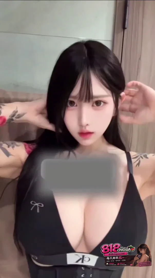 抖音高颜值网红嫩妹芙妮重磅福利大尺度露脸自慰可欲可甜全裸淫舞巨乳黑丝情趣装极致诱惑
