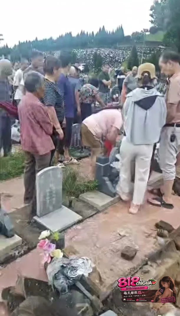 连日暴雨突发山体滑坡！福建泉州一墓园坍塌，多座坟墓被毁毁！