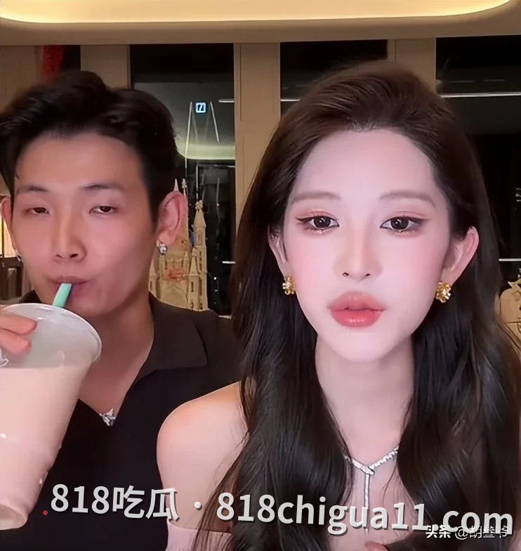 抖音千万网红梅尼耶偷吃黑料曝光!刚刚结婚就开始勾引其他女人,经常夜不归宿,还主动拍下肏其他母狗视频被网友扒出。