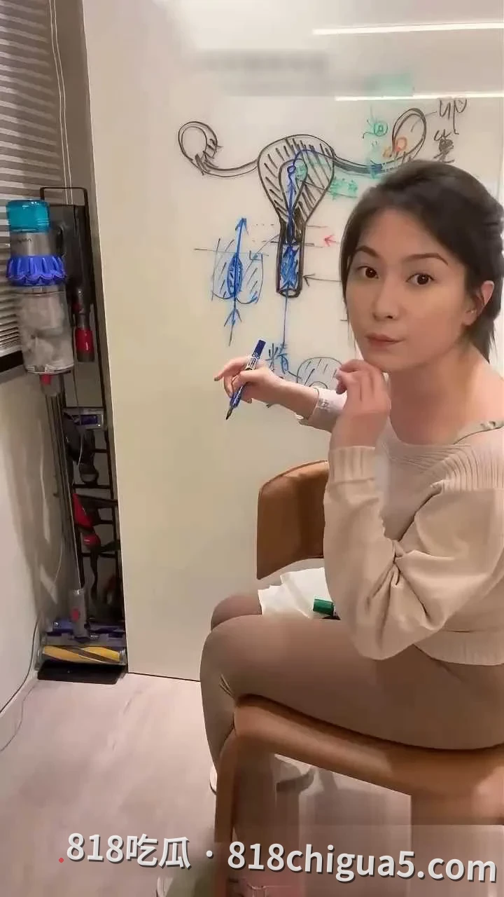 专业讲师许蓝方带你走进女性身体奥秘小课堂!亲身讲解子宫切除后精液流向。深入探讨人体奥秘与性知识。