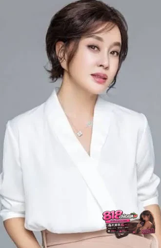 七旬女星刘晓庆陷舆论漩涡,与前助理古柯同居六年互称老公老婆,分手后索赔504万对拒,曝光私密视频引爆全网围观!