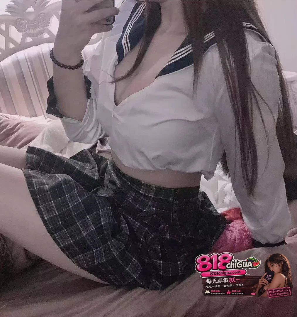 安徽清纯小网美冯嘉诺裸聊私密曝光变身爆乳浪女自慰揉穴露出挑逗骚浪反差