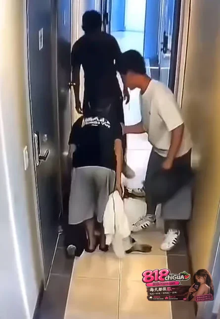 马鞍山醉酒女子被性侵致死,当涂县女子小娟与6名酒友饮酒至严重醉酒,被酒友抬入“香樟假日酒店”实施性侵!次日送医抢救无效因急性酒精中毒死亡!