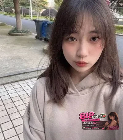北京人民医院实习护士吕静雯甘愿给主任当淫荡小母狗换转正她却沉迷这禁忌快感可爱的外表下藏着让人欲罢不能的骚劲