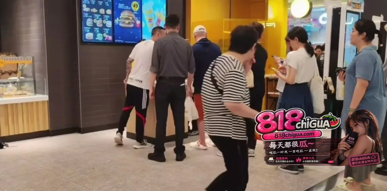 买个麦当劳也要“响朵”?香港纹身男自称“胜和”,对方一报警瞬间变怂!