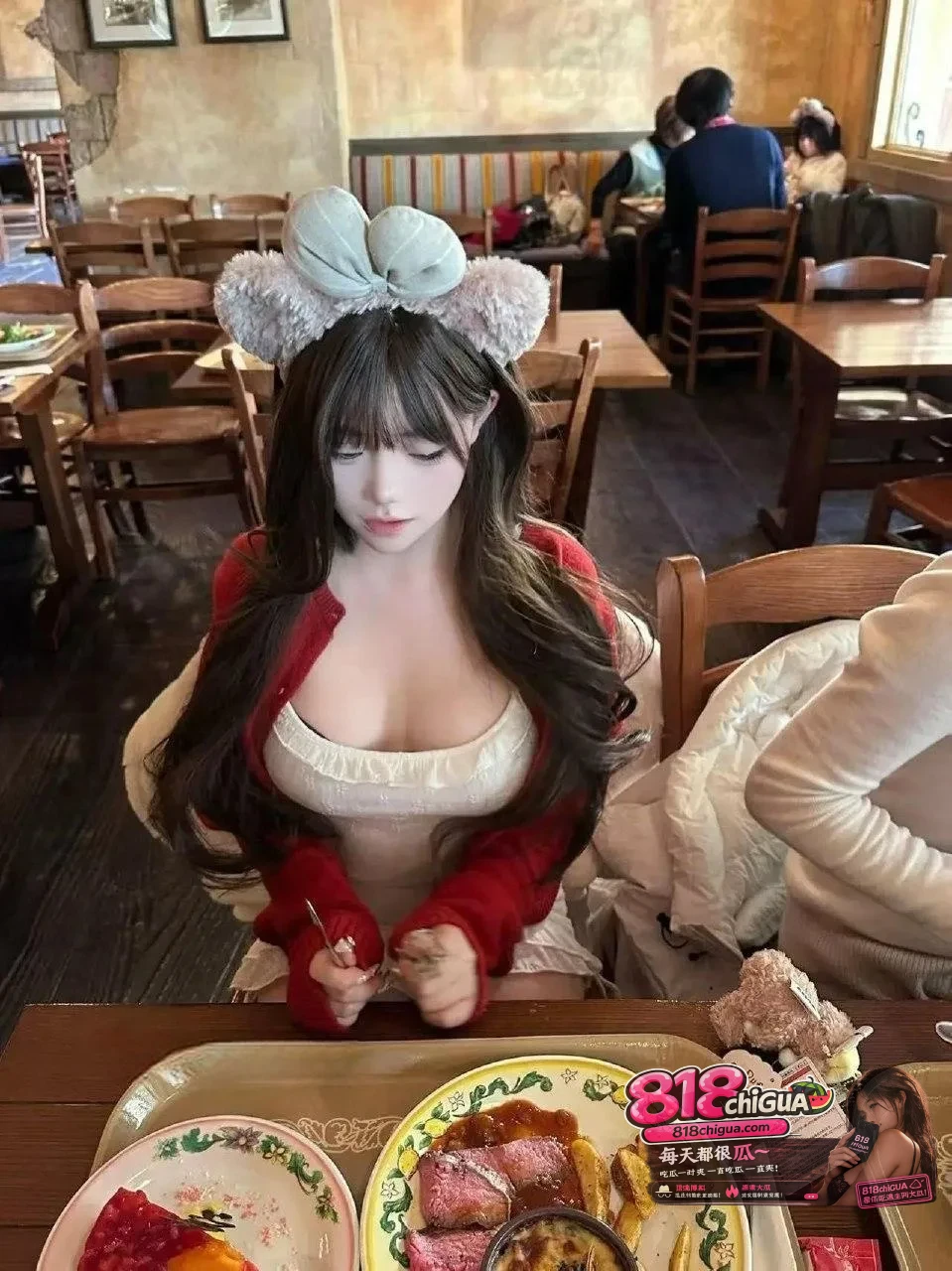 抖音140万粉网红高颜值美女野心坏蛋金主重金定制跳骚舞洗澡自拍擦边诱惑满满!