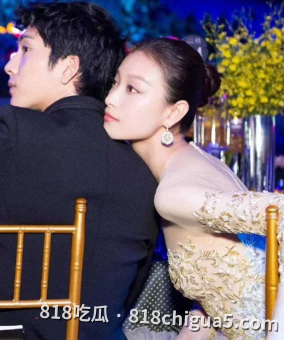 娱乐圈重磅八卦,井柏然与刘雯秘密领证传闻冲上文娱热搜!早期男同传闻再次被翻出,背后大佬竟是何炅!
