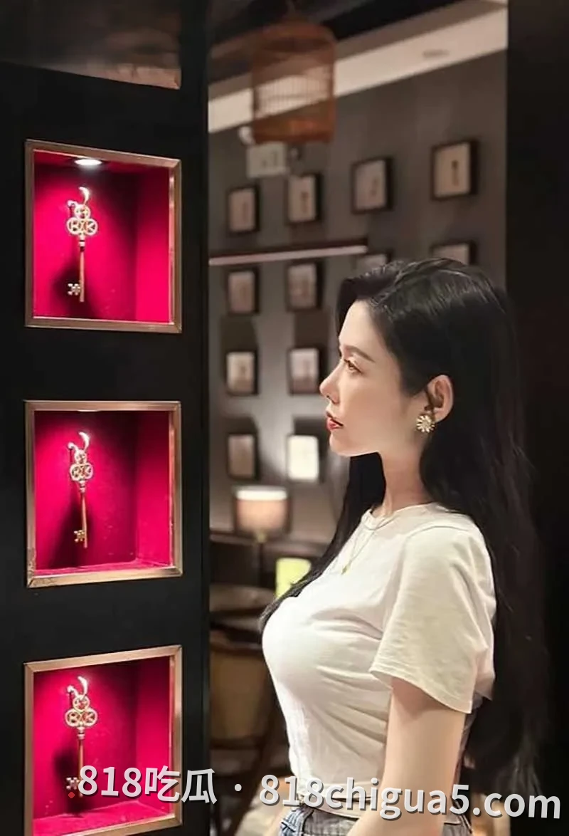 想要生活过得好 大屌肯定吃的好 女演员李凯诗被金主调教无套后入骚穴视频
