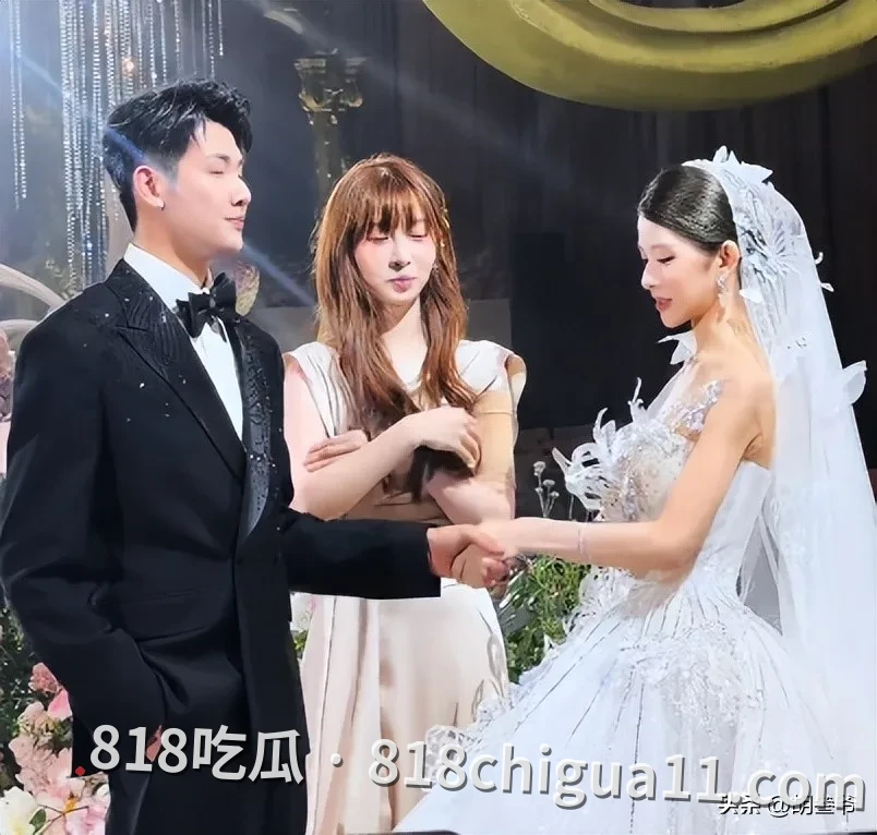 抖音千万网红梅尼耶偷吃黑料曝光!刚刚结婚就开始勾引其他女人,经常夜不归宿,还主动拍下肏其他母狗视频被网友扒出。