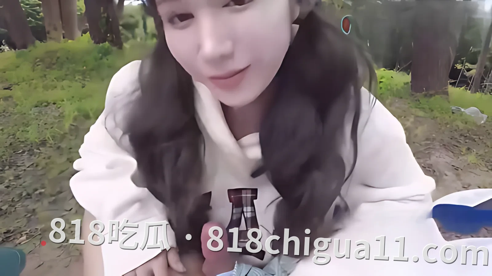 江苏南京纯美少女乌惠雅在树林帐篷里野战视频!在户外也好不掩饰自己内心渴望,口交女上位从白天干到黑夜