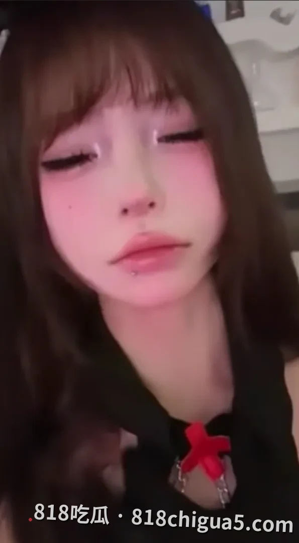 抖音福利姬妖娆美女 蛇妈 定制福利视频合集曝光 骚舞诱惑反差直接把人看硬 多套情趣制服大饱眼福