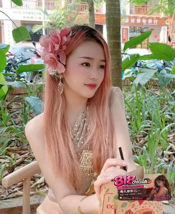 三人行快乐翻倍,极品高颜值御姐携手闺蜜共侍一男上演双飞大作,并排后入轮干两穴享受极致体验!