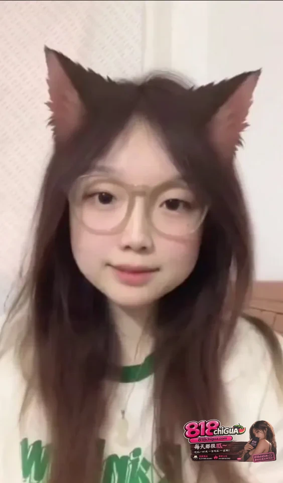 湖北职业学校清纯学妹林晓晓极品反差婊私下开房视频遭泄密