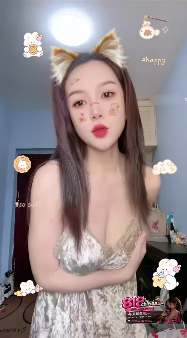 抖音高颜值极品少妇网红睿睿的小马甲定制福利流出激情裸舞巨乳甩动手扣淫穴爽到潮吹喷水