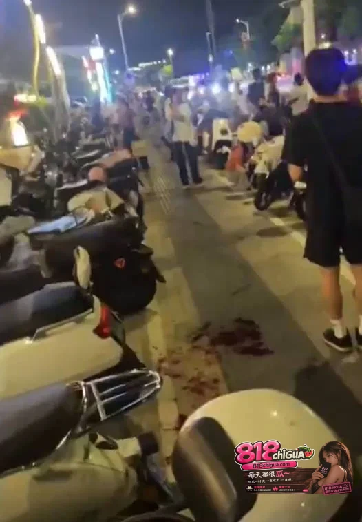 广西南宁会展航洋城突发持刀伤人事件!夫妻吵架男子持刀捅向妻子酿悲剧,现场画面曝光满地血腥惨不忍睹!
