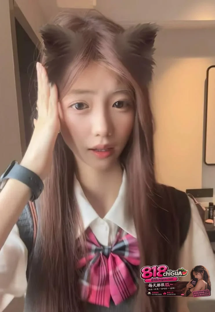 抖音398万粉网红戴馨菲开盒辱骂粉丝抢她人男友约炮榜一性爱视频遭曝光网友纷纷站出来实锤清纯人设碎成渣!
