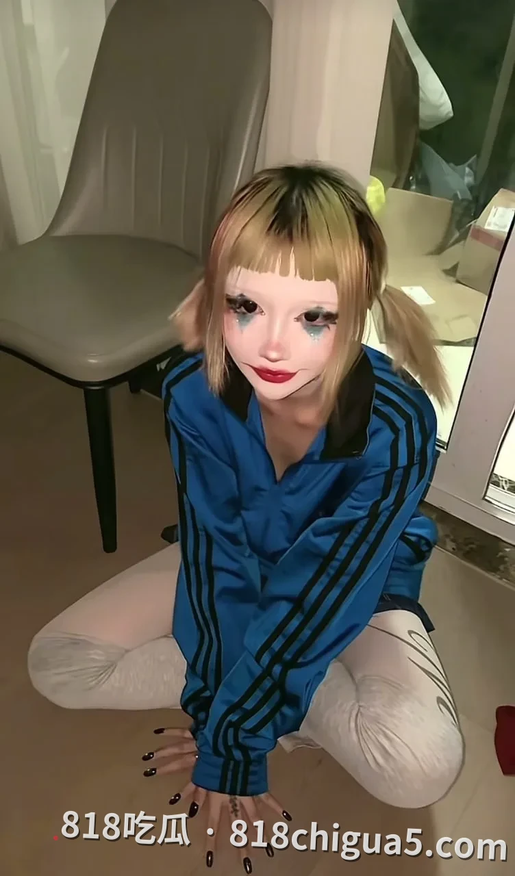 抖音22万粉网红SOPHIA索菲亚直播翻车大瓜刷屏网络,coser小丑女,漏胸裸舞双乳狂甩乳头清晰可见