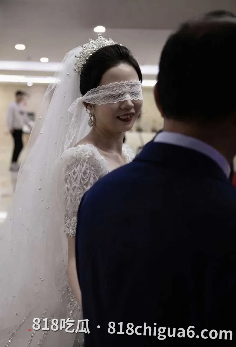 山东纯美新娘小欣婚礼现场被摄影师口爆 还是领导专属肉便器 只能说娶了他这辈子有了