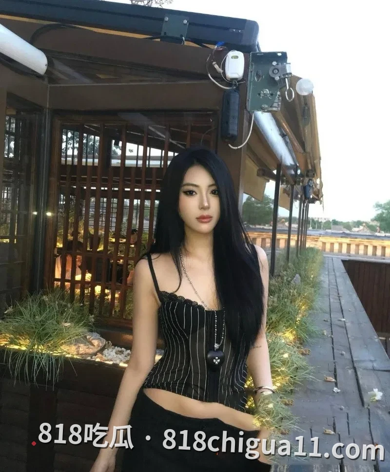 伦敦剑桥大学毕业美女教授韩晓婷私密照片曝光:性感内裤下的茂密阴毛堪比钢丝刷,让她的性伴侣们都忍不住想要给她剃光阴毛好好享受骚逼