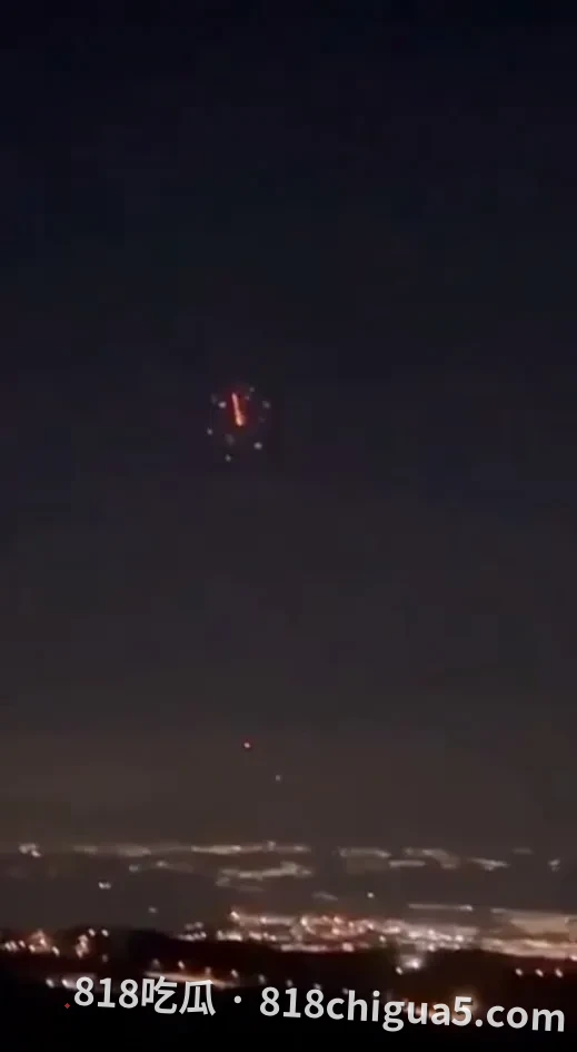 夜空亮如白昼！伊朗大举围剿驻约旦美军基地，防空系统火力全开迎饱和打击