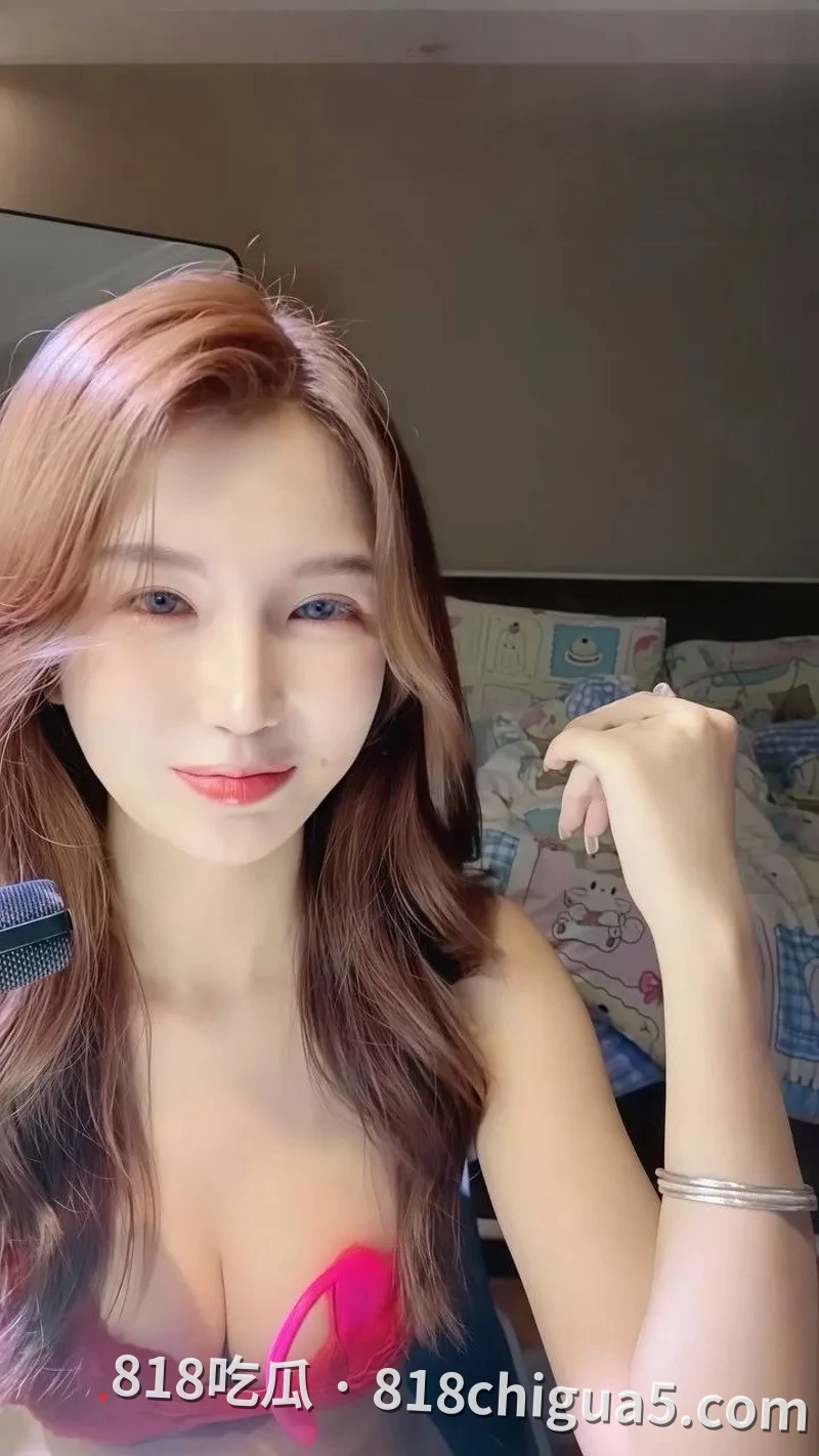 抖音女神熙酱榜一专属福利裸体舞蹈 身穿黑丝扭动诱惑身体 把淫荡展现的淋漓尽致