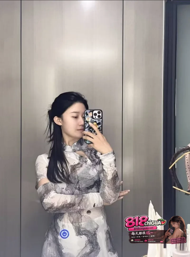 极品高颜值美少妇周丽玲背着老公出轨单男口交舔蛋双峰巨乳被肏得上下晃动淫叫连连极致反差