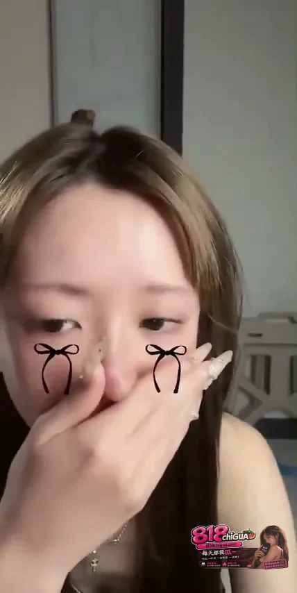 日本籍女网红 Mina定居韩国因追星韩国男团 ENHYPEN 被粉丝网暴直播自杀,全程被数万网友围观,救援人员到场已无力回天!