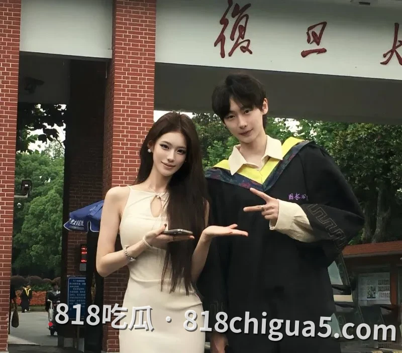 复旦大学网红李湘瑞知三当三被原配Daicy发现 男主只好亲口承认劈腿 床上打炮视频被扒出 亲眼看着自己调教的母狗是怎么发骚的