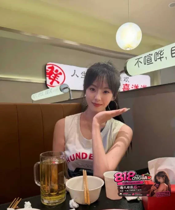 日照网红雪梨私密视频全网疯传!知三当三勾搭已婚男,原配怒晒完整聊骚记录+实拍出轨片段坐实母狗人设!