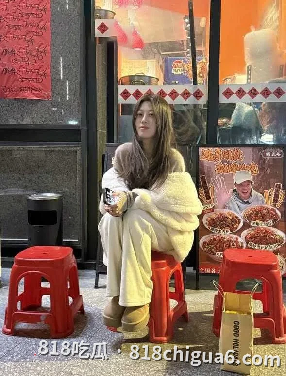 浙江杭州杭州科技公司女高管性感写真视频曝光!丰腴身材前凸后翘 内心隐藏受虐体质 期待强势男主人间大炮征服。
