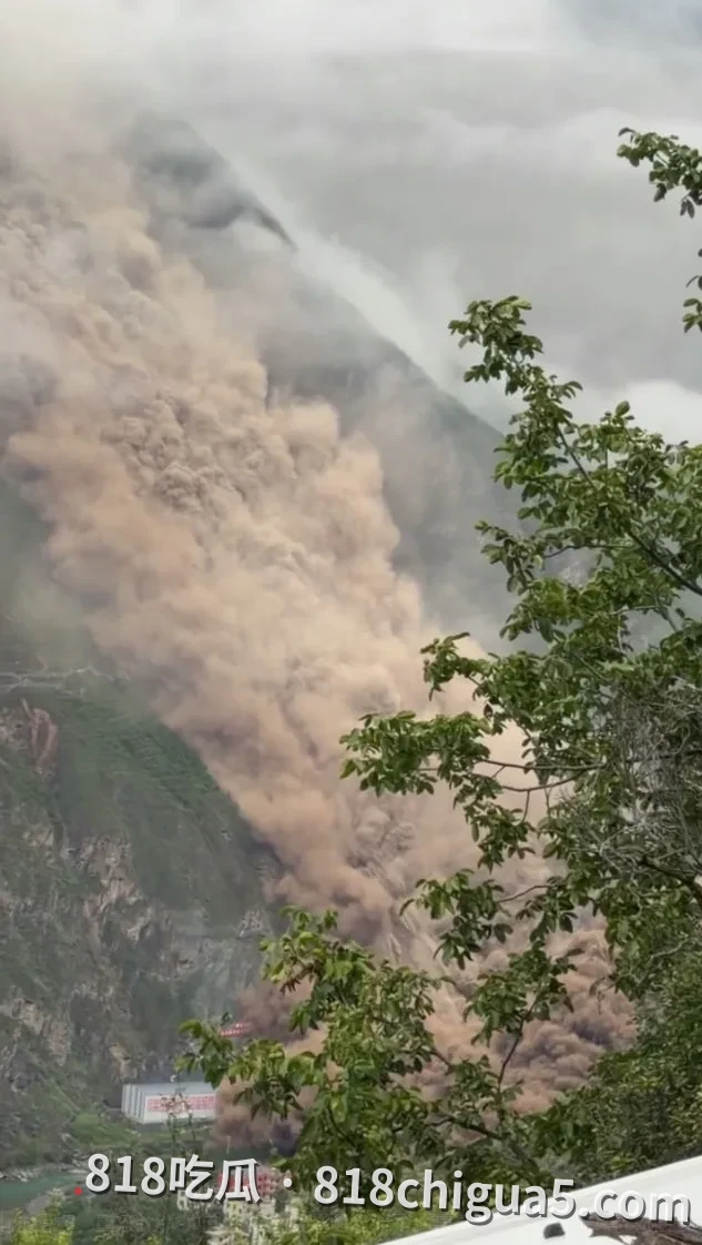 虚惊一场却惊心动魄：四川茂县叠溪镇发生大型山体滑坡，岷江一度受阻分流，161名群众提前转移实现零伤亡