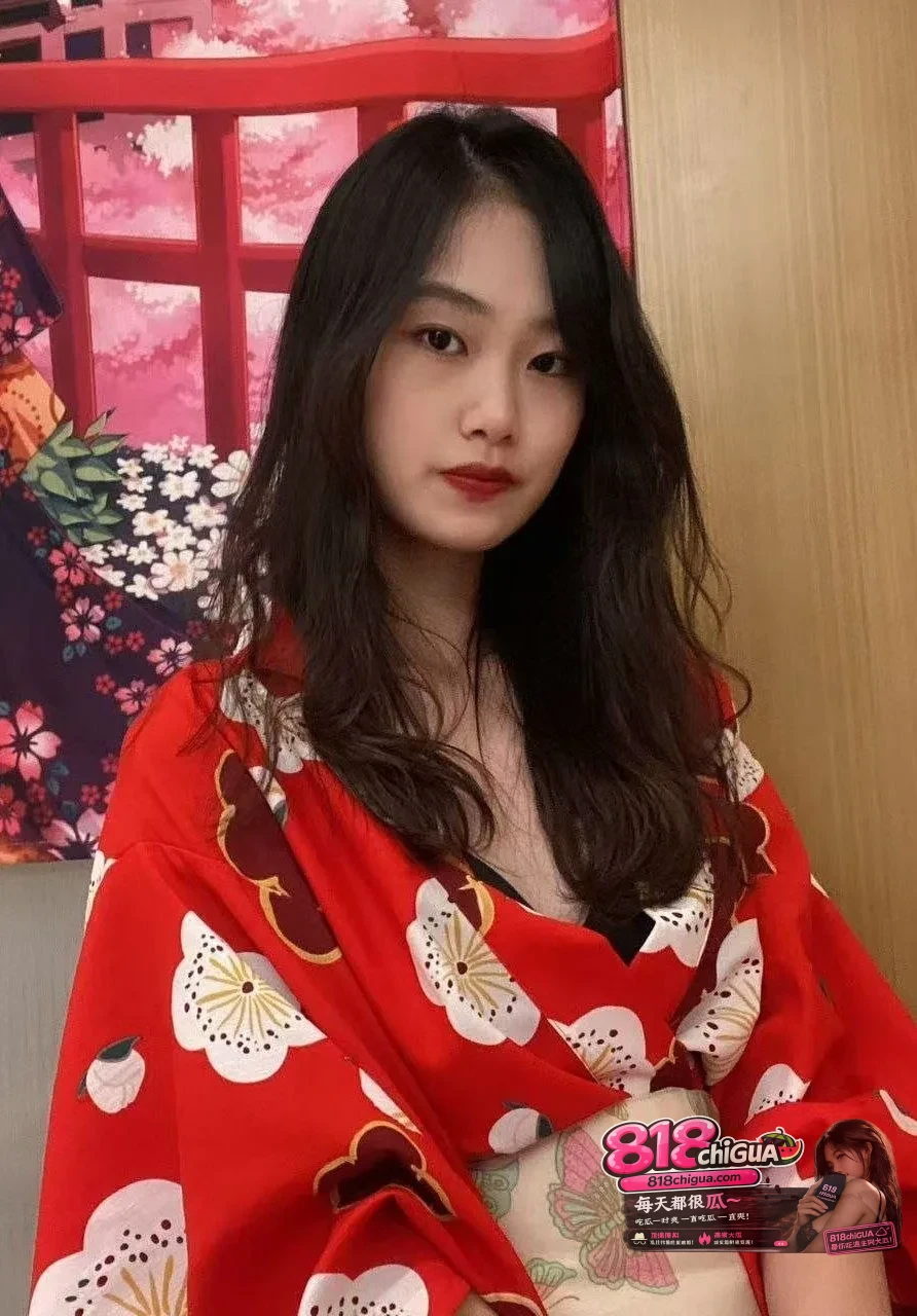 江苏高冷御姐郑美琪露脸约炮合集自拍外泄外表清冷高傲私下却被调教成淫荡母狗跪地深喉玩颜射撅臀后入被干到眼神失焦