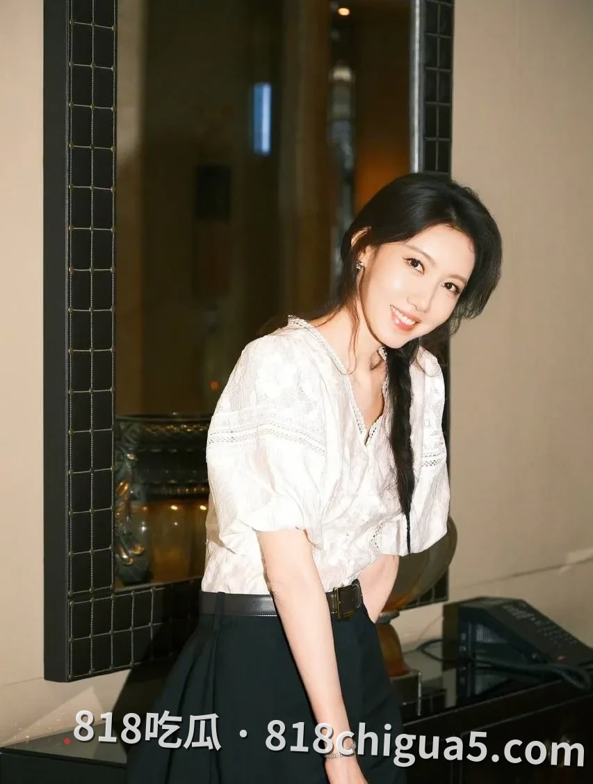 内地女星高露婚后被扒私房擦边视频 真空短裙被掀起的瞬间露出圆润翘臀 饱满美乳若隐若现