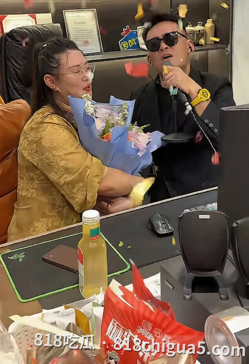 陕西网红座山雕捧老婆与男网红炒CP被绿,假戏真做拍淫片网友赐名武大雕