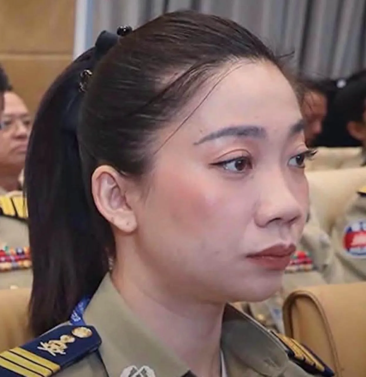 邓丕兵的女保镖跑路了？