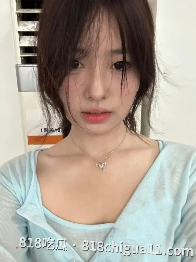 大西北高颜值女大学生被金主包养3p视频!当场玩弄至三洞齐开,事后还要口吐脏话羞辱,最终被干到失禁喷水