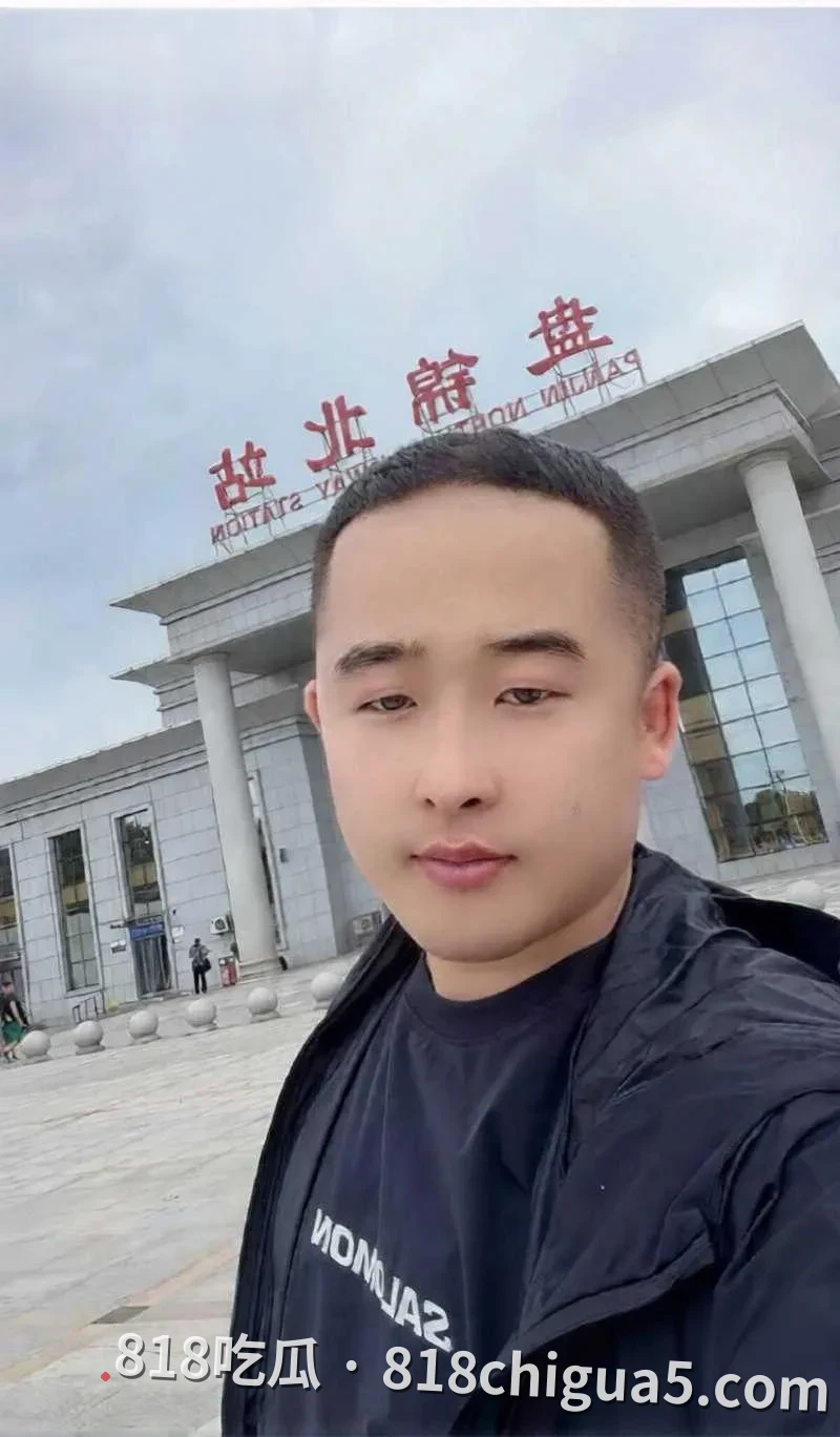快手700万粉丝小钢炮人设崩塌婚内出轨网红大文文 三次出轨偷情被抓 现场视频和录音流出彻底实锤