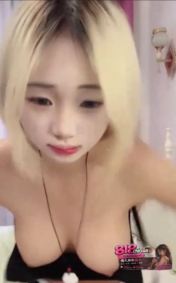 高颜值精神小妹贝贝直播录屏吊钟大奶笔挺诱人粉嫩小穴诱人舔屏画面尺度拉满!