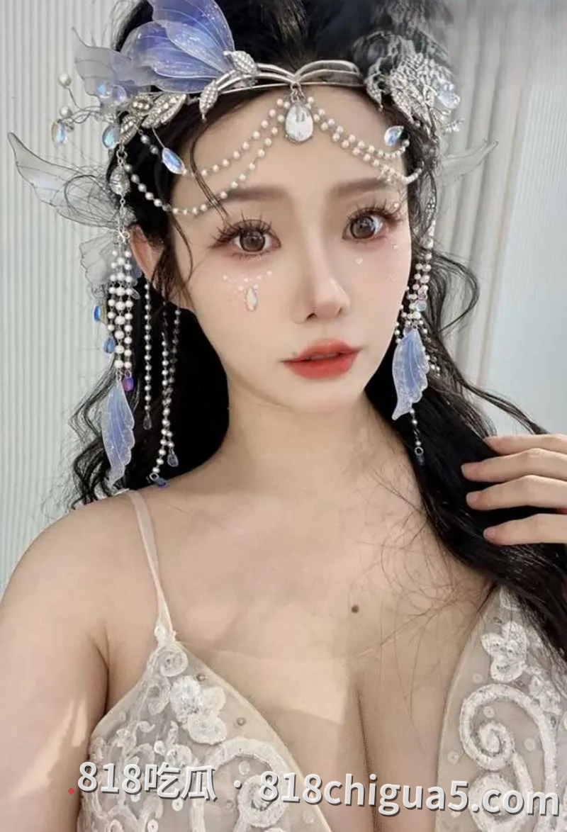 想要生活过得好 大屌肯定吃的好 女演员李凯诗被金主调教无套后入骚穴视频