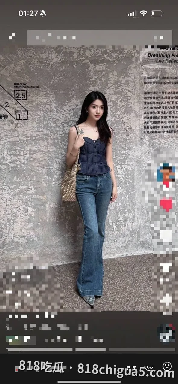 抖音性感网红被富豪包养成专属性奴,后入式撞击翘臀不停歇,蕾丝内衣配乳夹铁链凌辱,痴醉表情与平日形象有天壤之别。